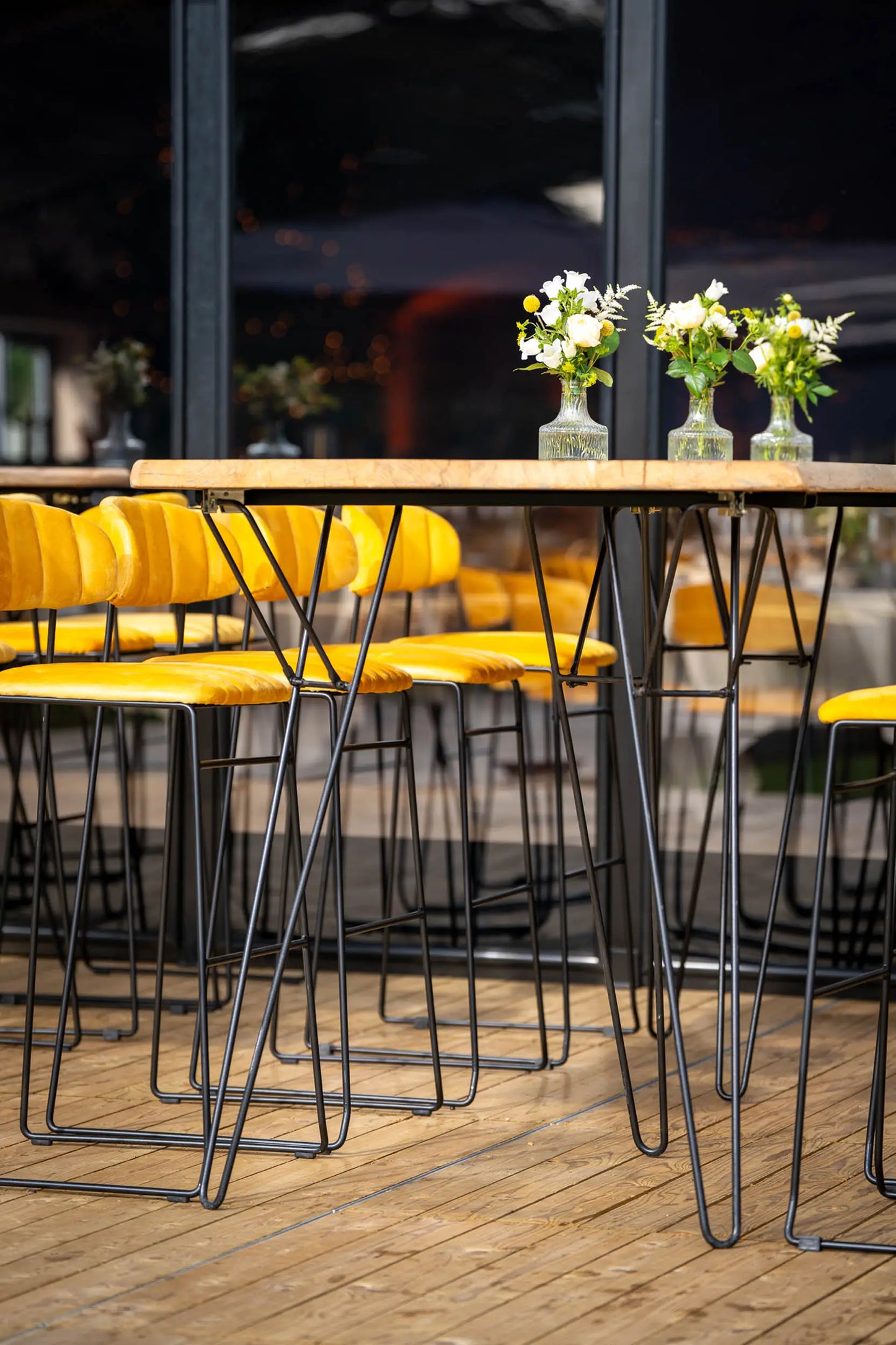 Barhocker Mundo gelb stapelbar