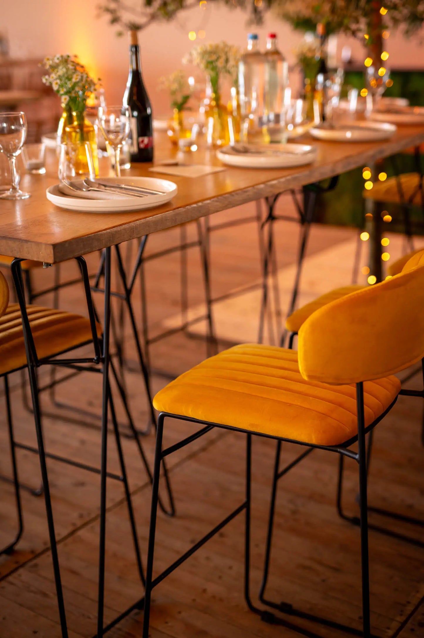 Barhocker Mundo gelb stapelbar