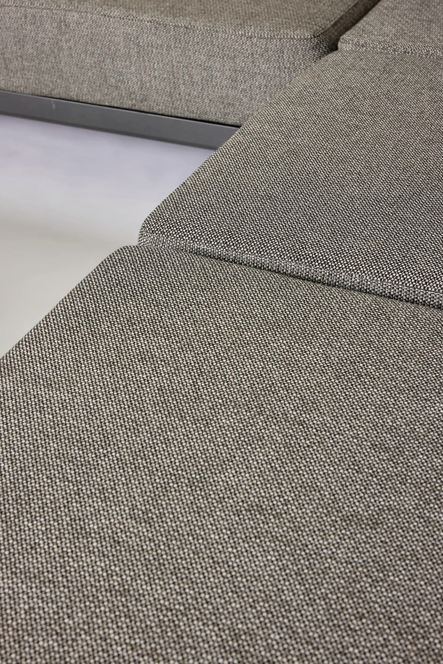 Athene Lounges mit Beistelltischen