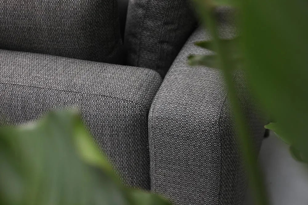 Athene Lounges mit Beistelltischen